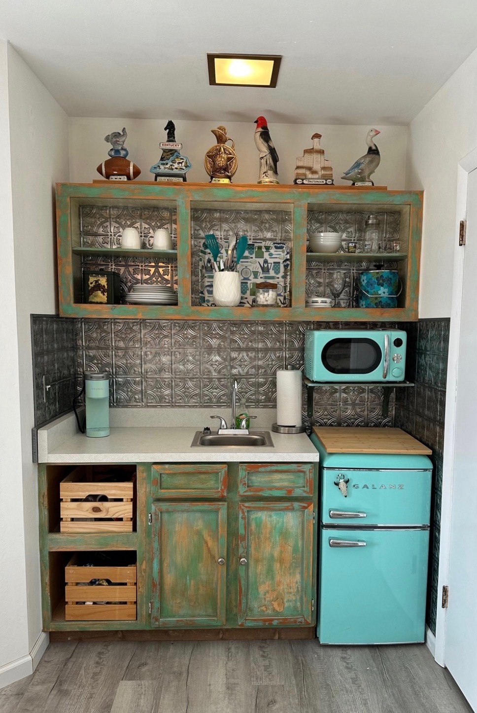Vintage kitchenette